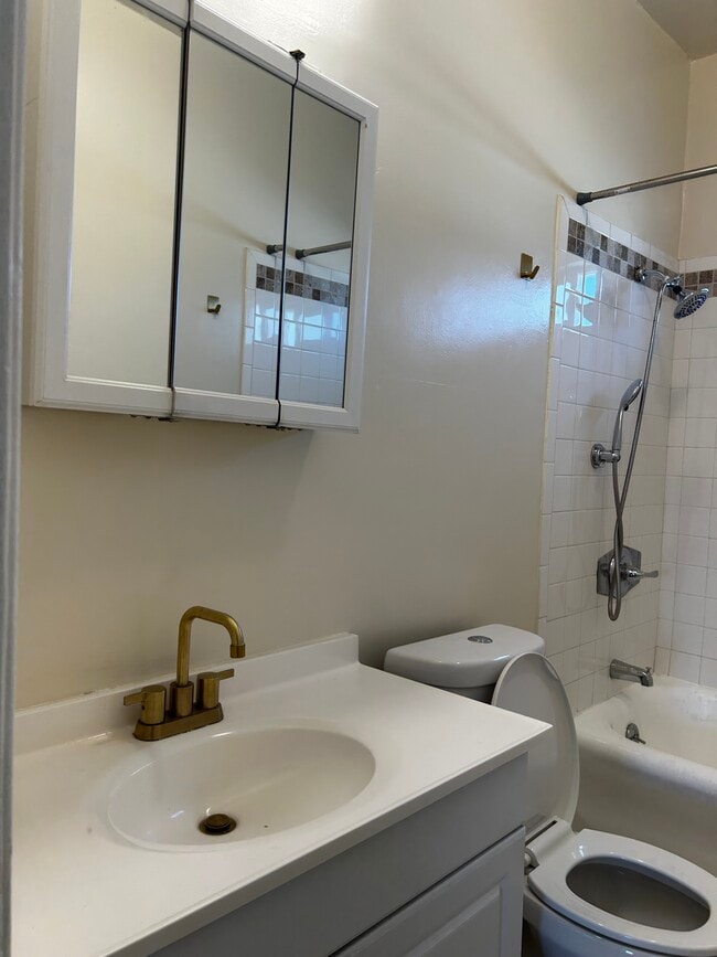 Photo - 642 N Vista St Unidad 640
