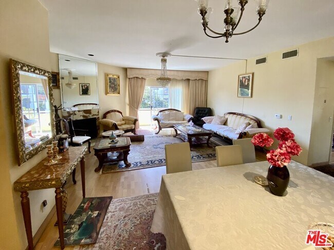 Photo - 1064 S Shenandoah St Condo Unit 301