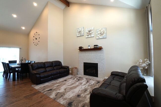 Photo - 7980 Camfield Cir