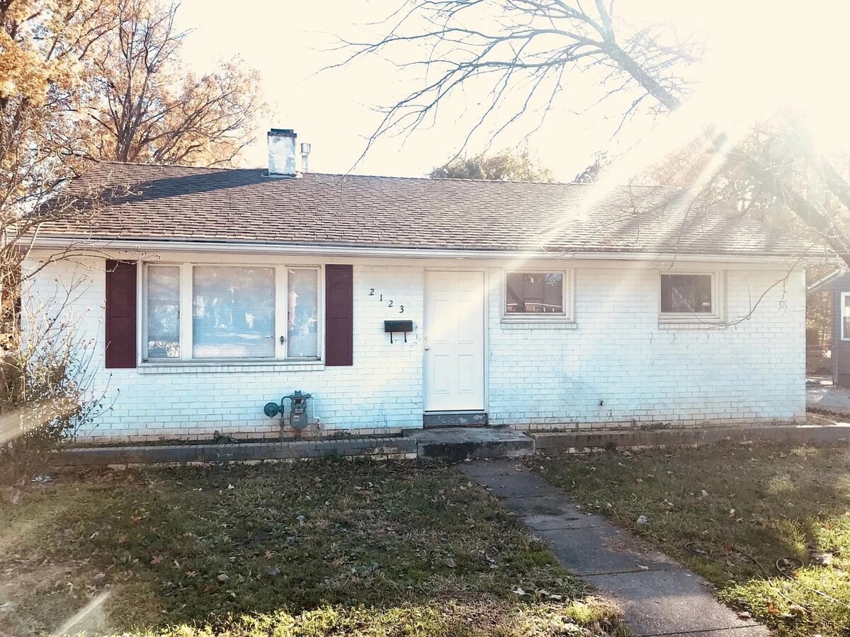 Photo - 2123 Covert Ave