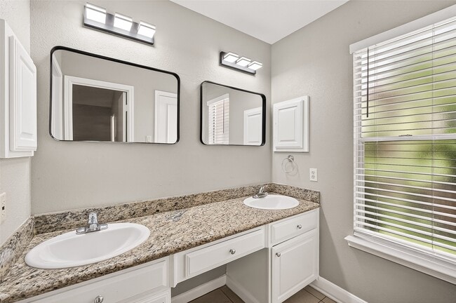 Photo - 12403 Meadow Ridge Dr