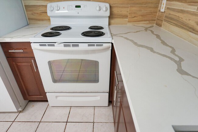 Photo - 2716 SW 46th St Unidad #2