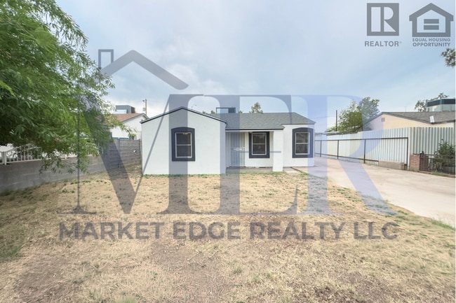 Building Photo - 2Bed/1Bath House at AZ-202/24th St! Ready for Immediate Move-In! -- NO HOA! RV PARKING!