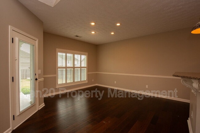 9223 Granite Field Ct