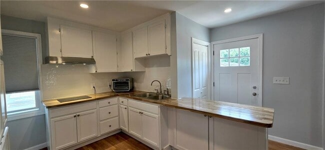 Building Photo - 42 Putnam Pike Unit 1 Rental