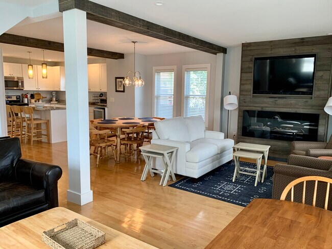 Photo - 220 Veranda St
