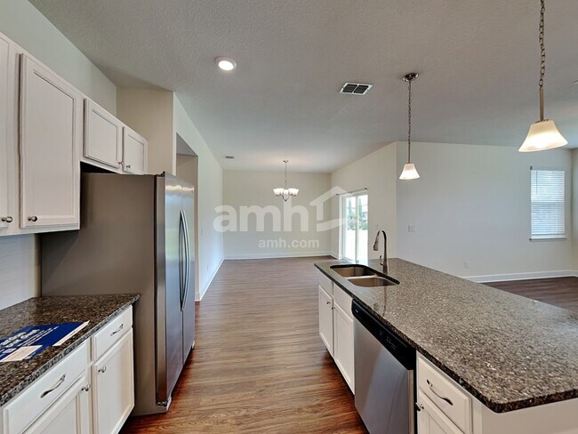 Photo - 306 Crestrun Loop