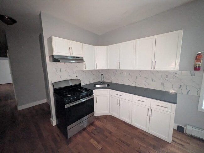 Building Photo - 134 Wilkinson Ave Unit 3