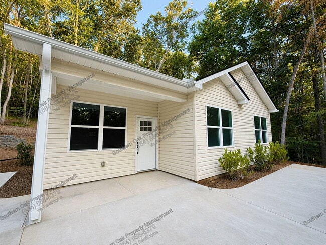 Building Photo - 306 Hickory Trail