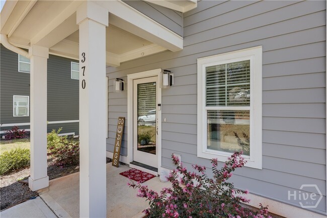 Photo - 370 Arch St
