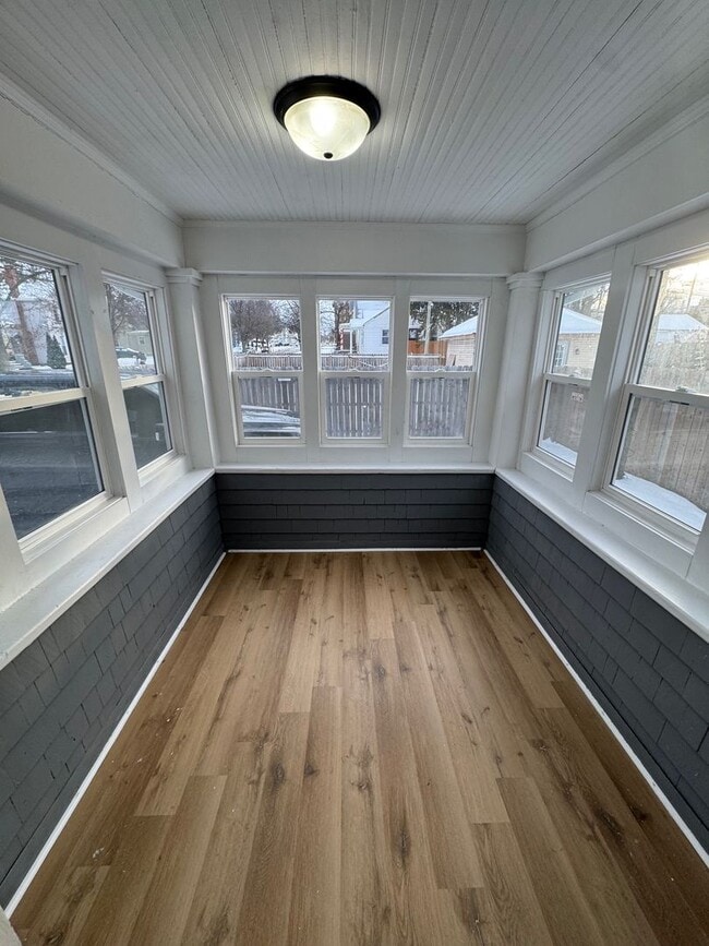 Photo - 649 W Creighton Ave