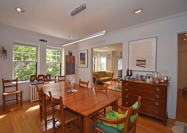 Photo - 993 Memorial Dr Unidad 203