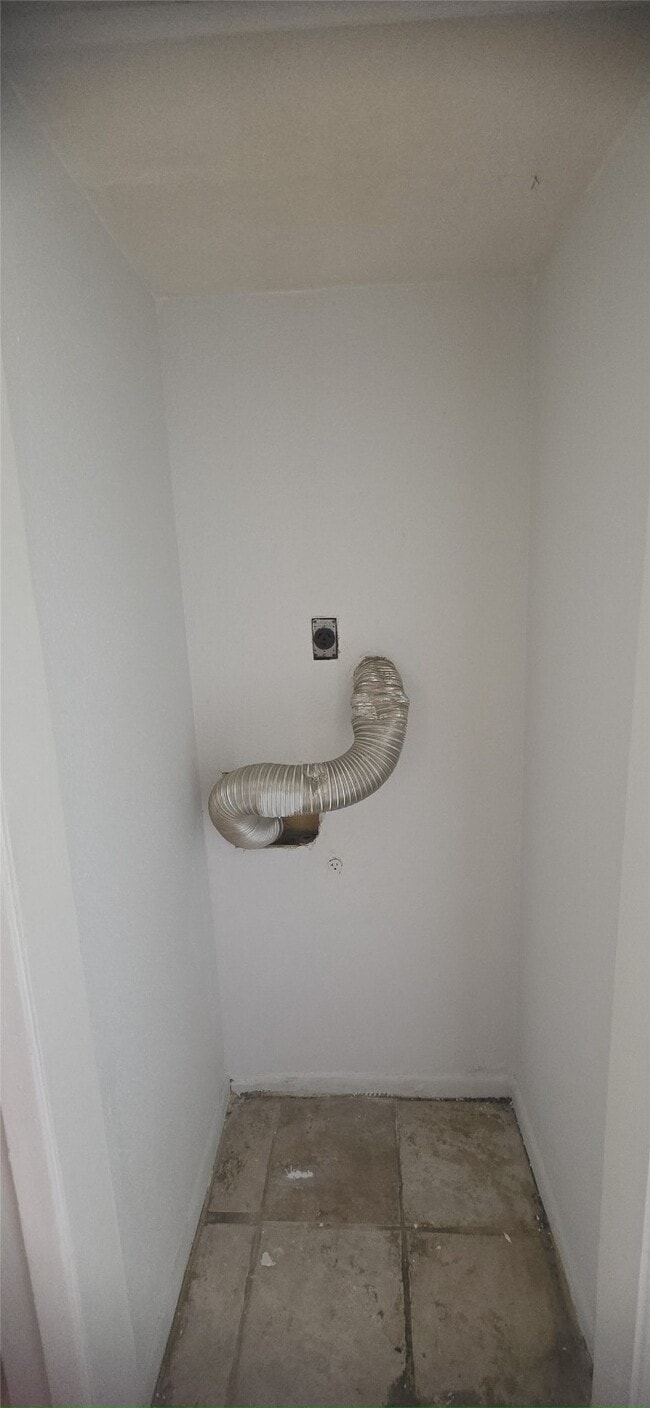Building Photo - 9090 S Braeswood Blvd Unit 30 Rental