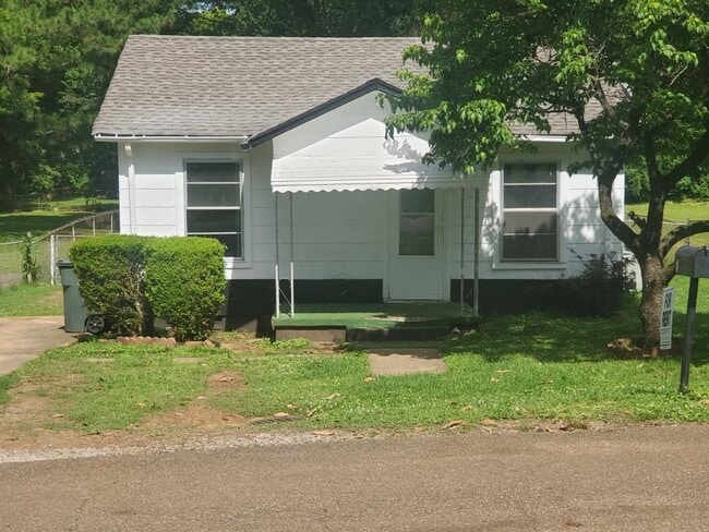 Building Photo - 2608 Huntsville St NW Rental