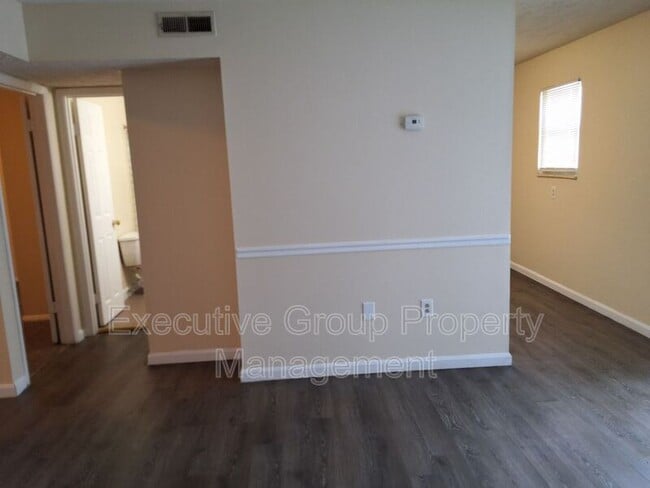 Photo - 1178 Lois Ln