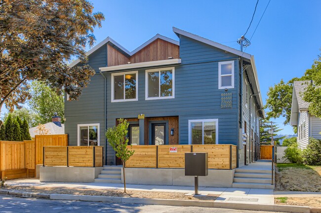Building Photo - 4465 SE 28th Pl
