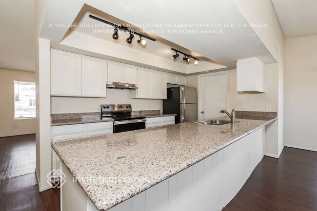 Photo - 726 W Laguna Azul Ave