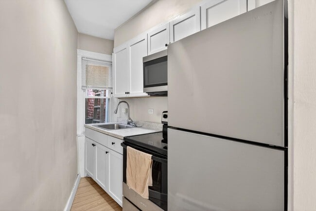 Photo - 245 New Holland Ave