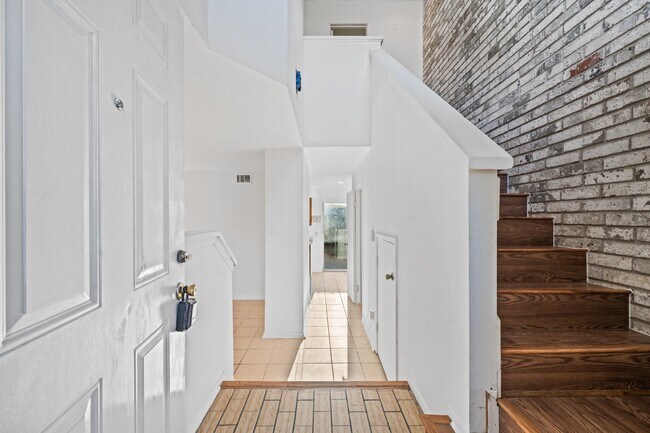 Photo - 6463 Cambridge Glen Ln