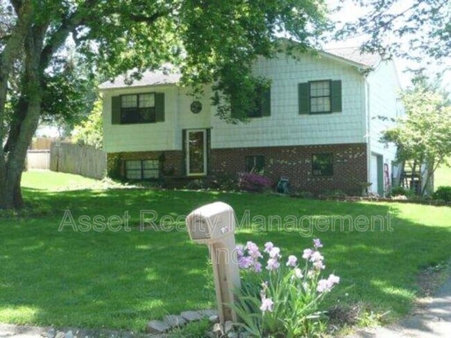 Building Photo - 1817 Sedgewick Dr Rental