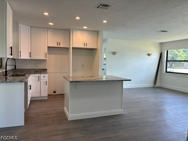 913 Entrada Dr