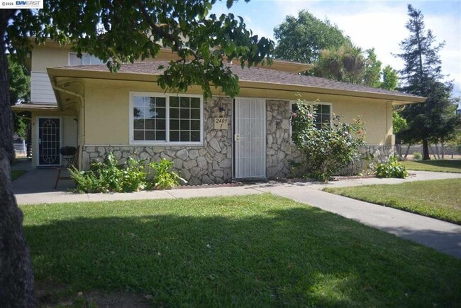 Single Story Condo - Single Story Condo