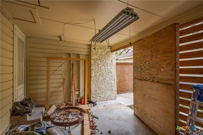 Building Photo - 806 Barbara Dr Rental