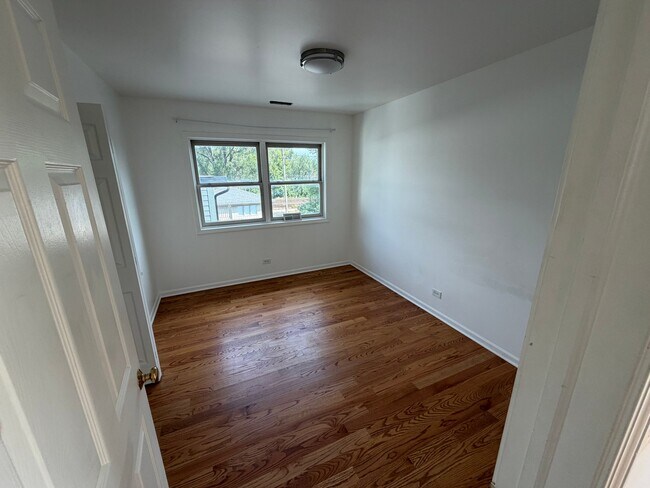 Photo - 2833 N Auxplaines St Unit 3