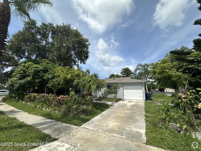 Building Photo - 1300 Ethel Cir NE Rental