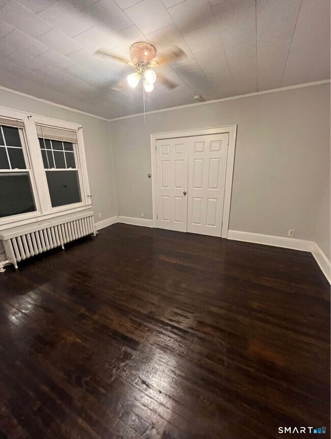 Photo - 1905 Broad St