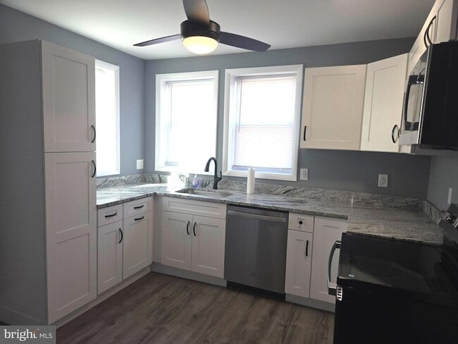 Photo - 2909 Markley Ave