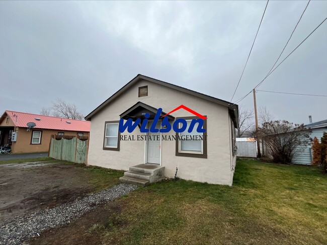 Building Photo - Quiet 2-Bedroom Home Along Hwy 12 – Large Yard
