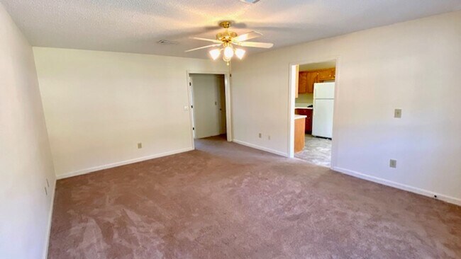 Photo - Sandcreek Drive #17 &amp; 19 Unidad 19 Sandcreek Drive