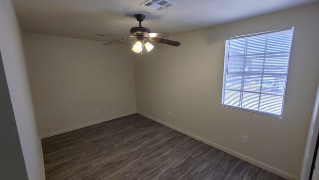 880 S 12th Ave