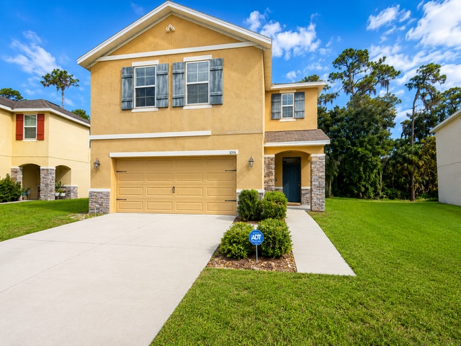 Building Photo - Beautiful 2 Story Home!!