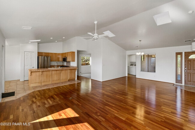 Photo - 2049 Meadowbrook Rd