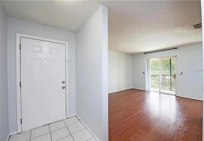 Photo - 9909 Sweepstakes Ln Unidad 4