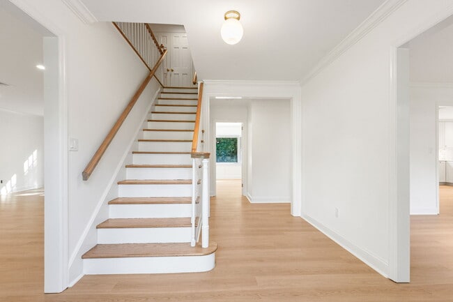 Photo - 18 Echo Ln