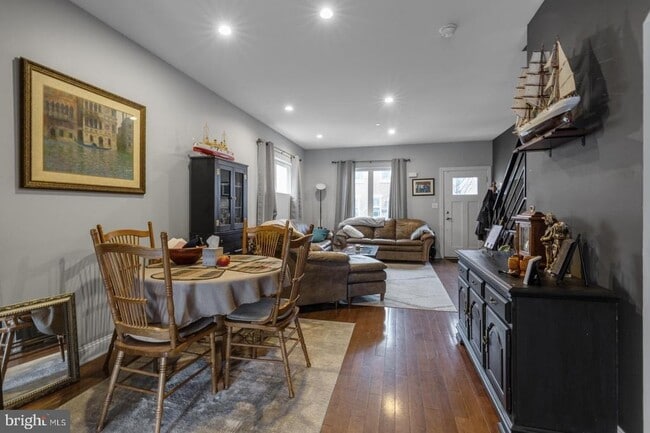 Photo - 2524 Sepviva St