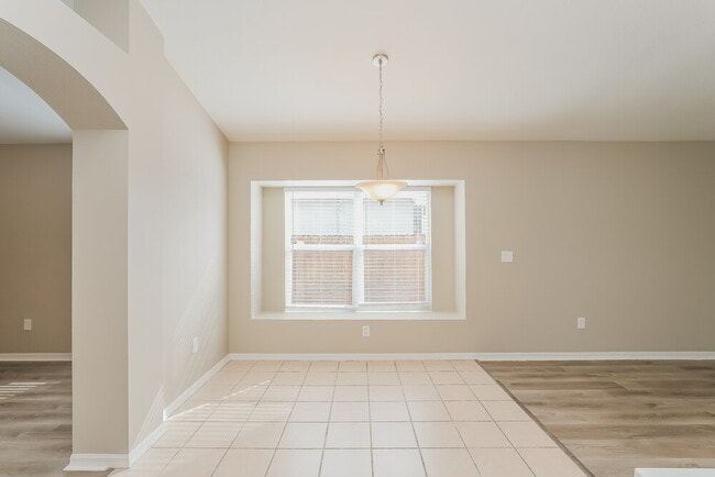 Photo - 411 Sand Ridge Dr