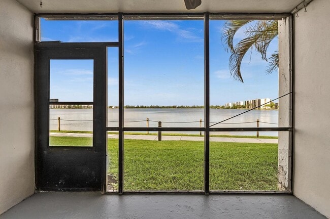 Photo - 109 Lake Emerald Dr Unit 108