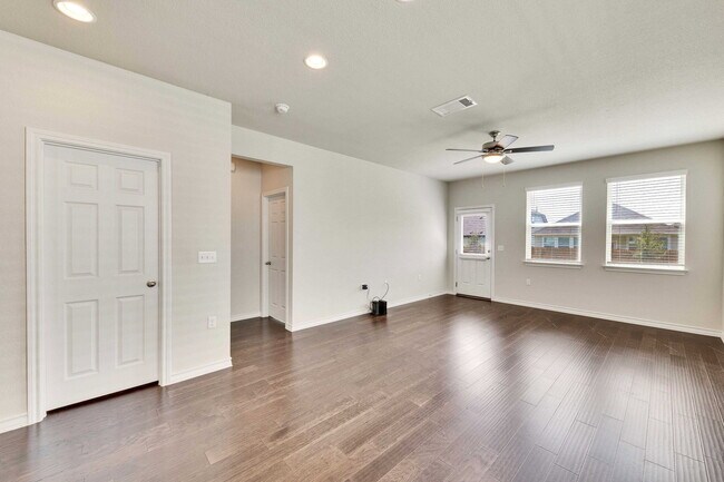 12121 Cimaizon Dr