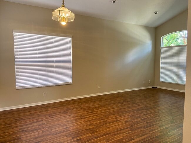 Photo - 1408 Holly Glen Run