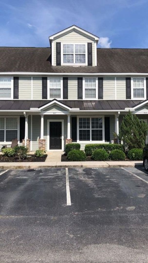 Building Photo - Beautiful Gated Townhome Community