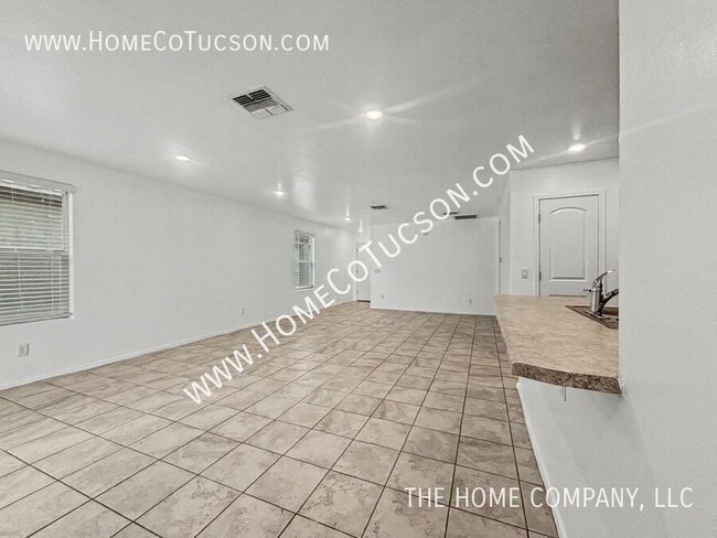 Photo - 955 W Calle Ronda