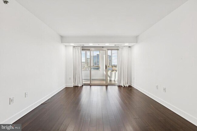 Photo - 2151 Jamieson Ave Unidad 1002