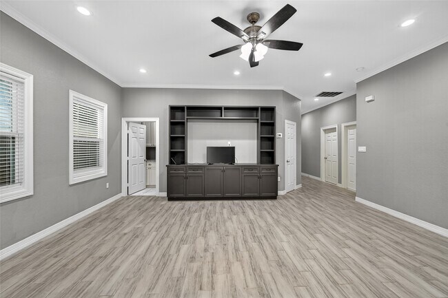 Photo - 7934 Little St