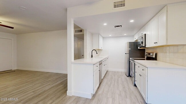 Photo - 1118 N Granite Reef Rd