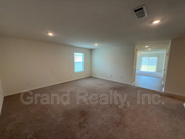 Photo - 4360 Jitterbug St