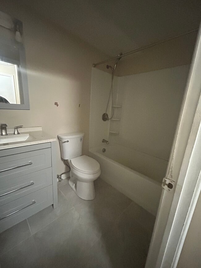 Photo - 14 Tiffany Rd Unit 1